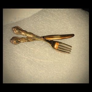 Gold Tone fork and knife brooch
